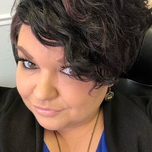 Meet your Posher, Liz